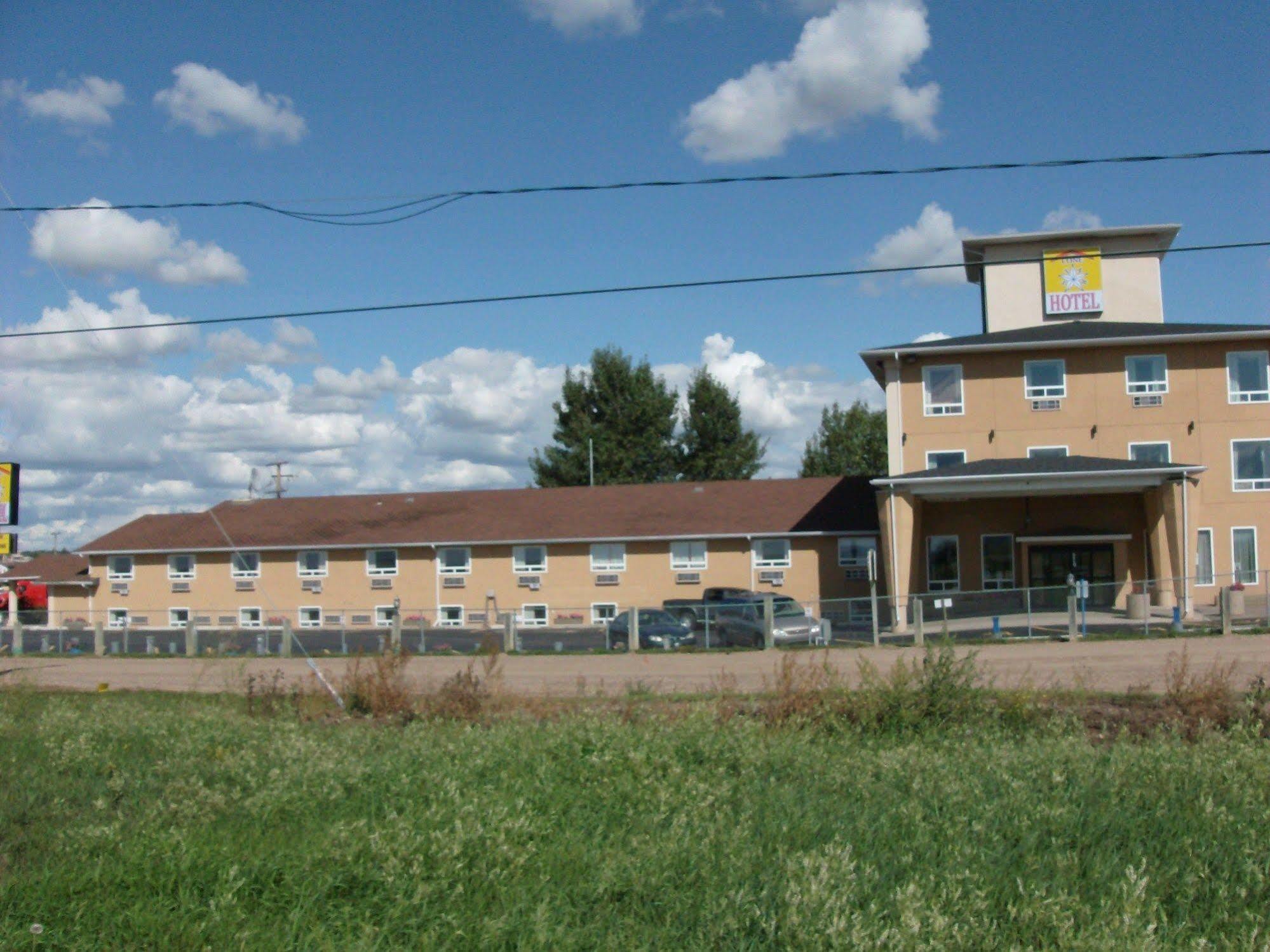 Lone Star Hotel North Battleford Exteriör bild