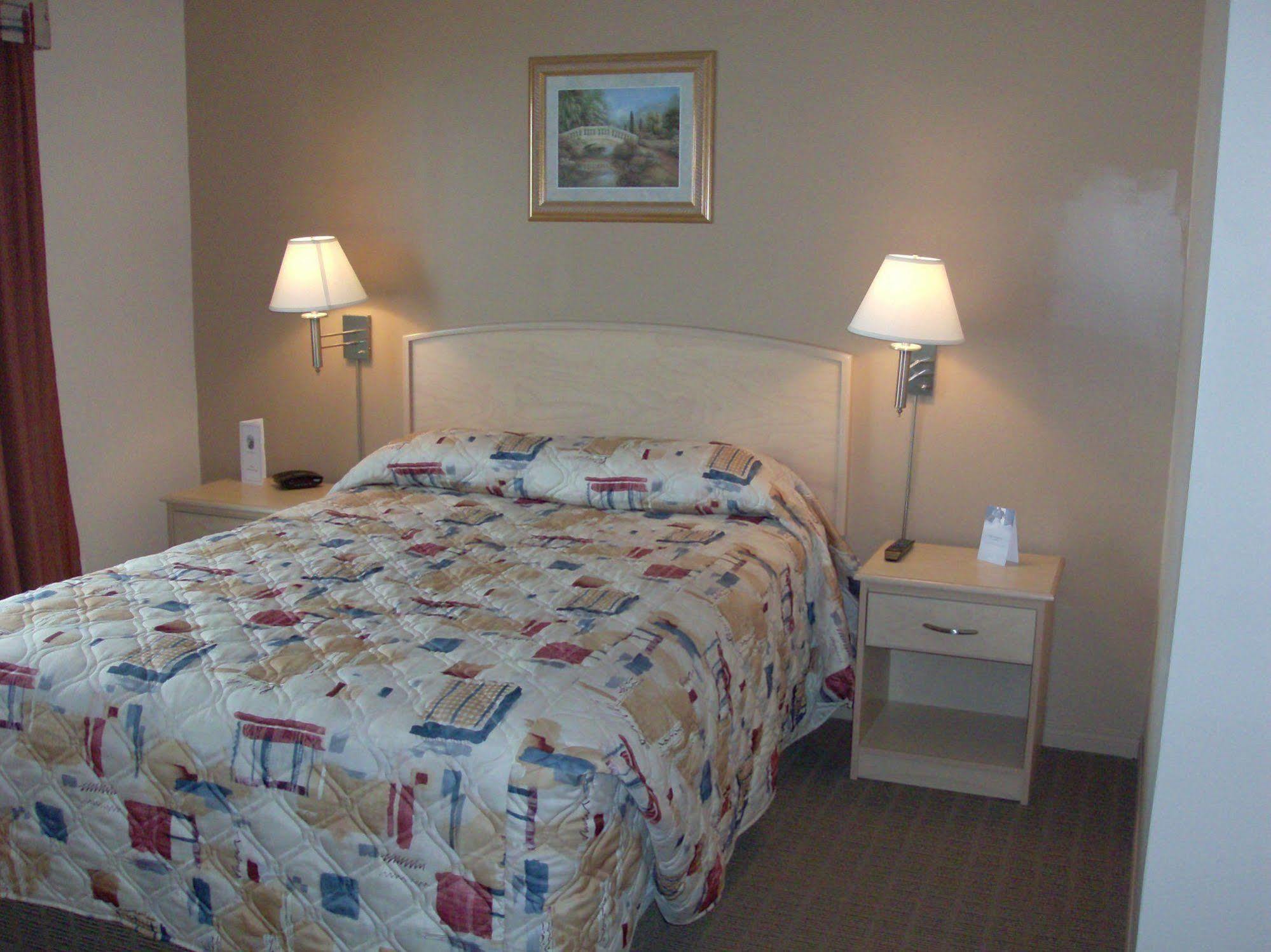 Lone Star Hotel North Battleford Exteriör bild